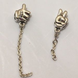 Pandora Mickey hands safety chain **broken